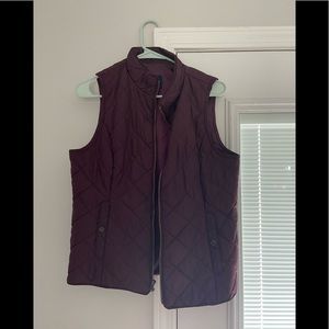 GAP medium burgandy vest